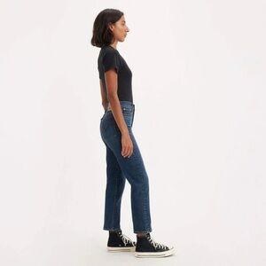 Levi’s wedgie straight leg jean.